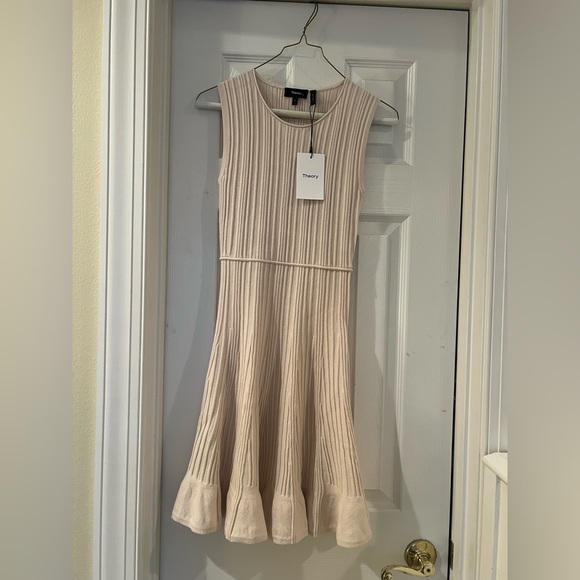 BRAND NEW Theory Fit and Flare in color ecru- - Picture 8 of 13